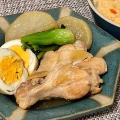 暑い夏にも食欲が湧く一品ですね(^^)
卵も一緒に煮て余ってた小松菜添えてみました！